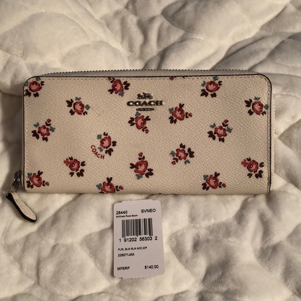 NWT Coach Chalk Floral Bloom Slim Accordion Zip-around wallet